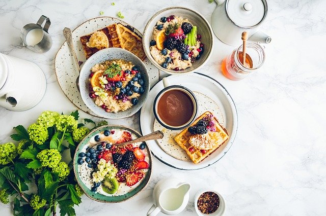 Co jeść na śniadanie – zdrowy poradnik